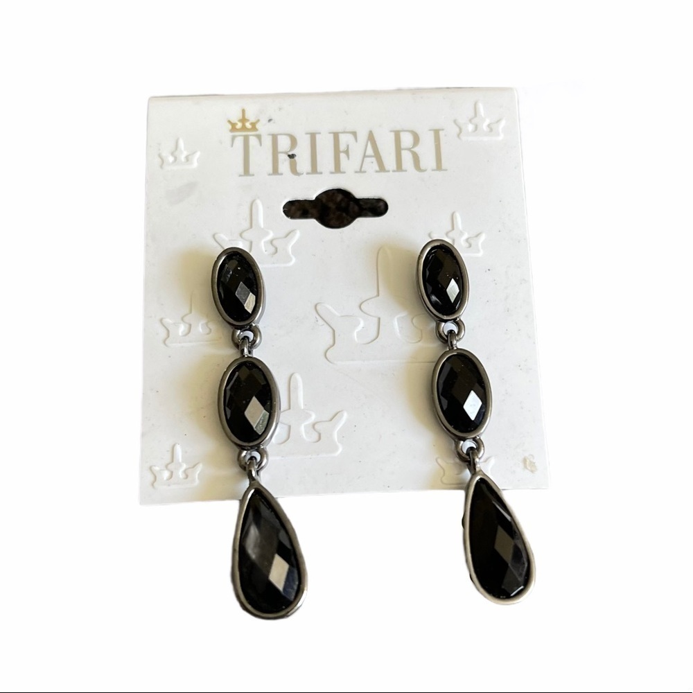 Trifari Black 3 Stone Drop Earrings